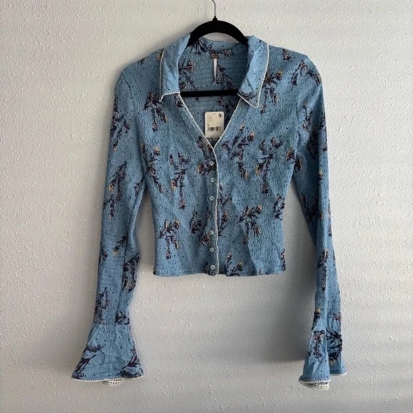 NWT Free People Blue Floral Smocked Bodice with Bell Sleeves Blouse - Size SM - Picture 6 of 7